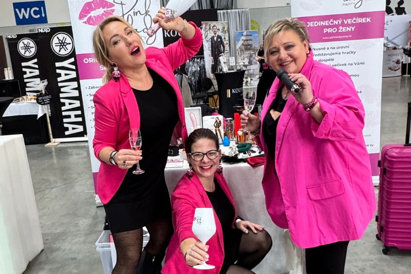 Tým Pink Lady v akci