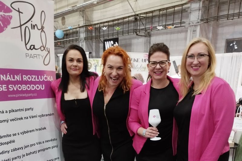 Tým Pink Lady v akci